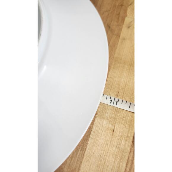 Pair of Vintage Crown Ming Holly Dinner Plates - Picture 3 of 3